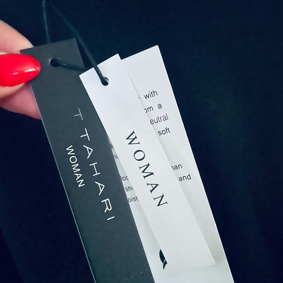 T Tahari Brand new Plus Size Elegant Black Crew Neck Sweater - Picture 3 of 11